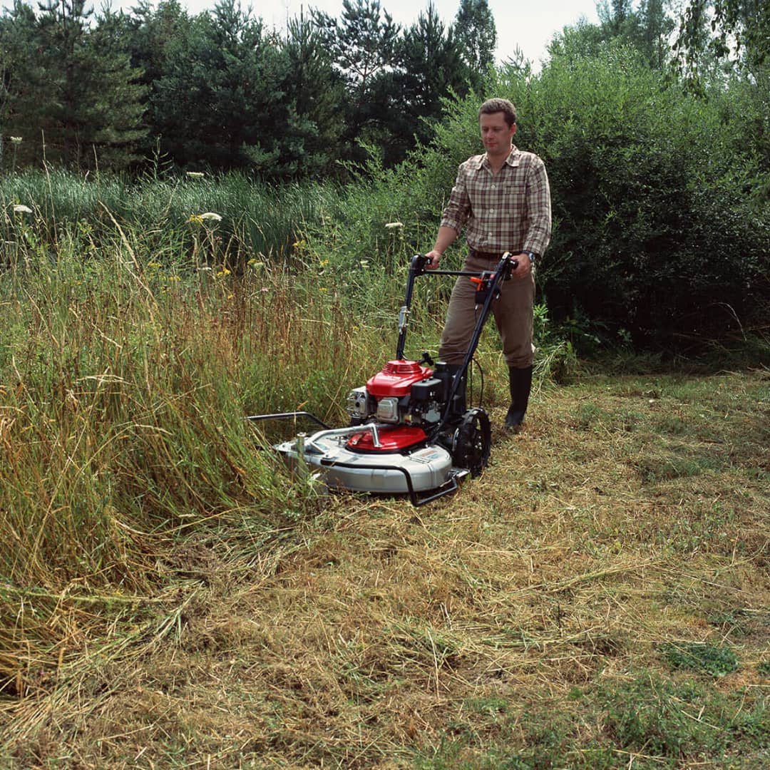 Tondeuse débroussailleuse UM 616 EBE